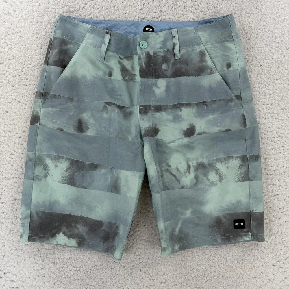 Oakley Shorts Mens 34 Green Camo Microfiber Chino Stretch Performance Casual